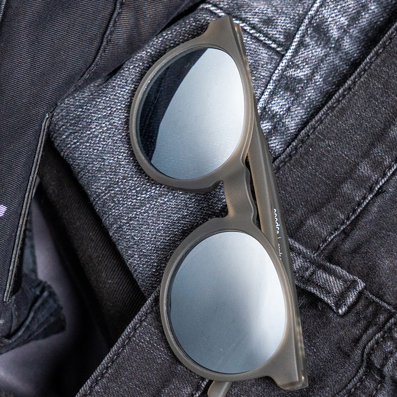 Il n'y avait plus de noir-active-goodr sunglasses-4-goodr sunglasses